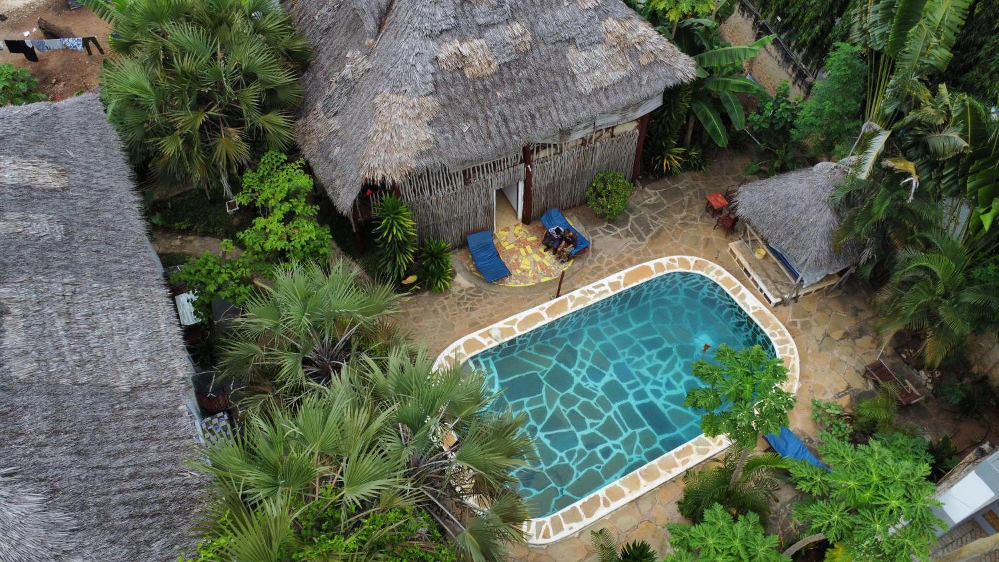 Diani Hostel Diani Beach Exterior photo