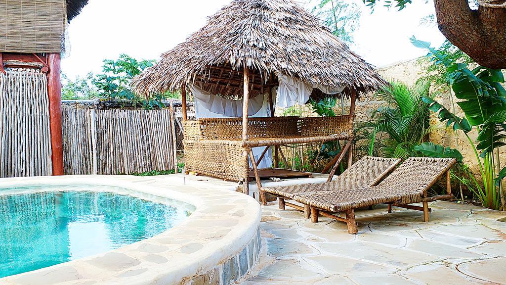 Diani Hostel Diani Beach Exterior photo