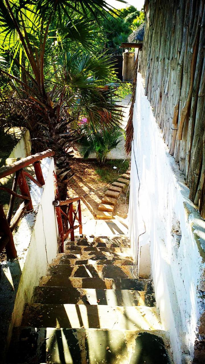 Diani Hostel Diani Beach Exterior photo